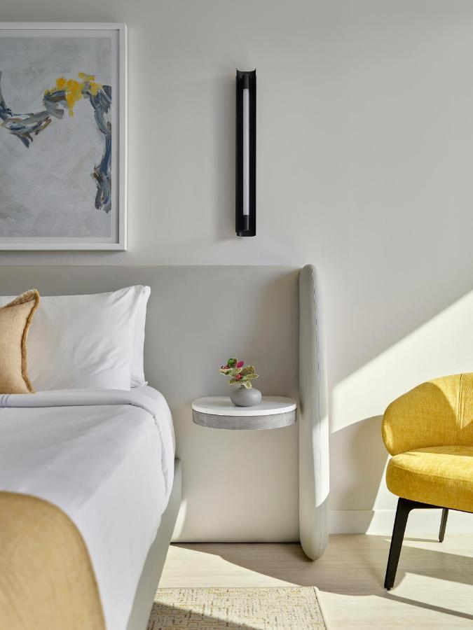 Hotel Aka Circle 4*